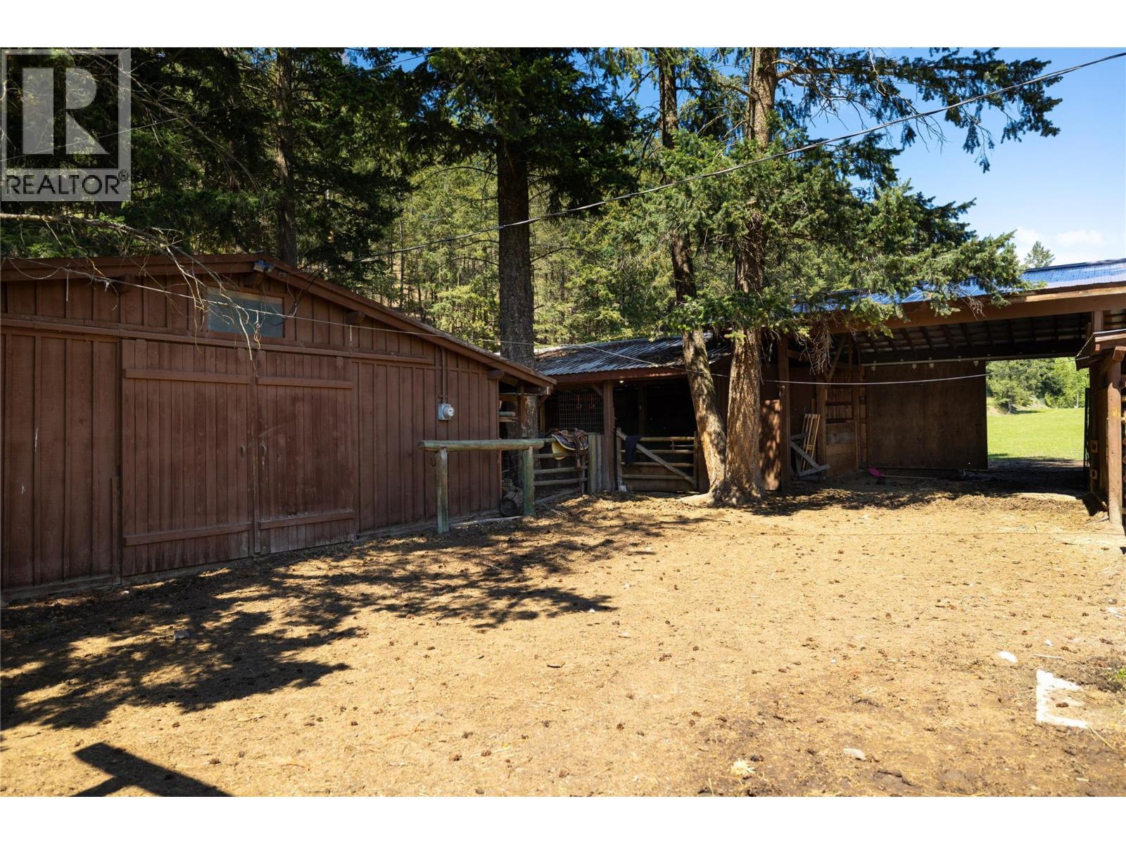 Room for more animals - 4644 97 Highway, Westwold, BC - Outdoor