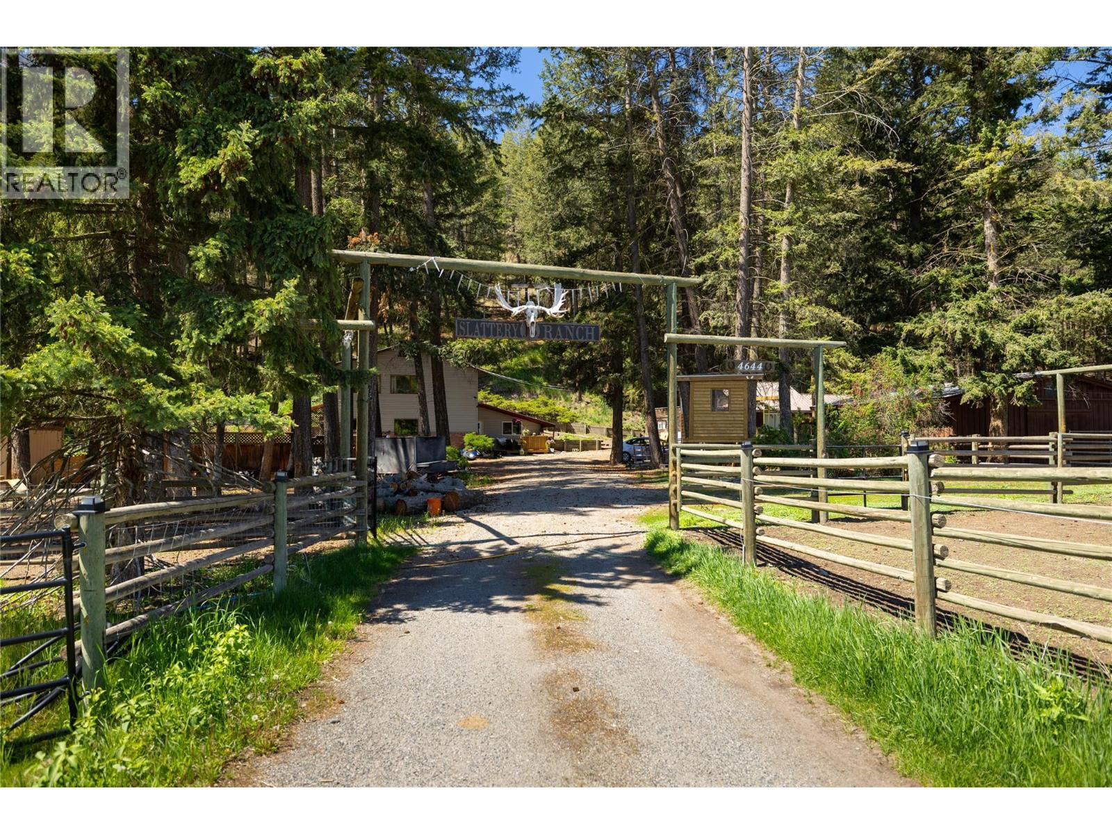 Driveway access from highway - 4644 97 Highway, Westwold, BC - Outdoor
