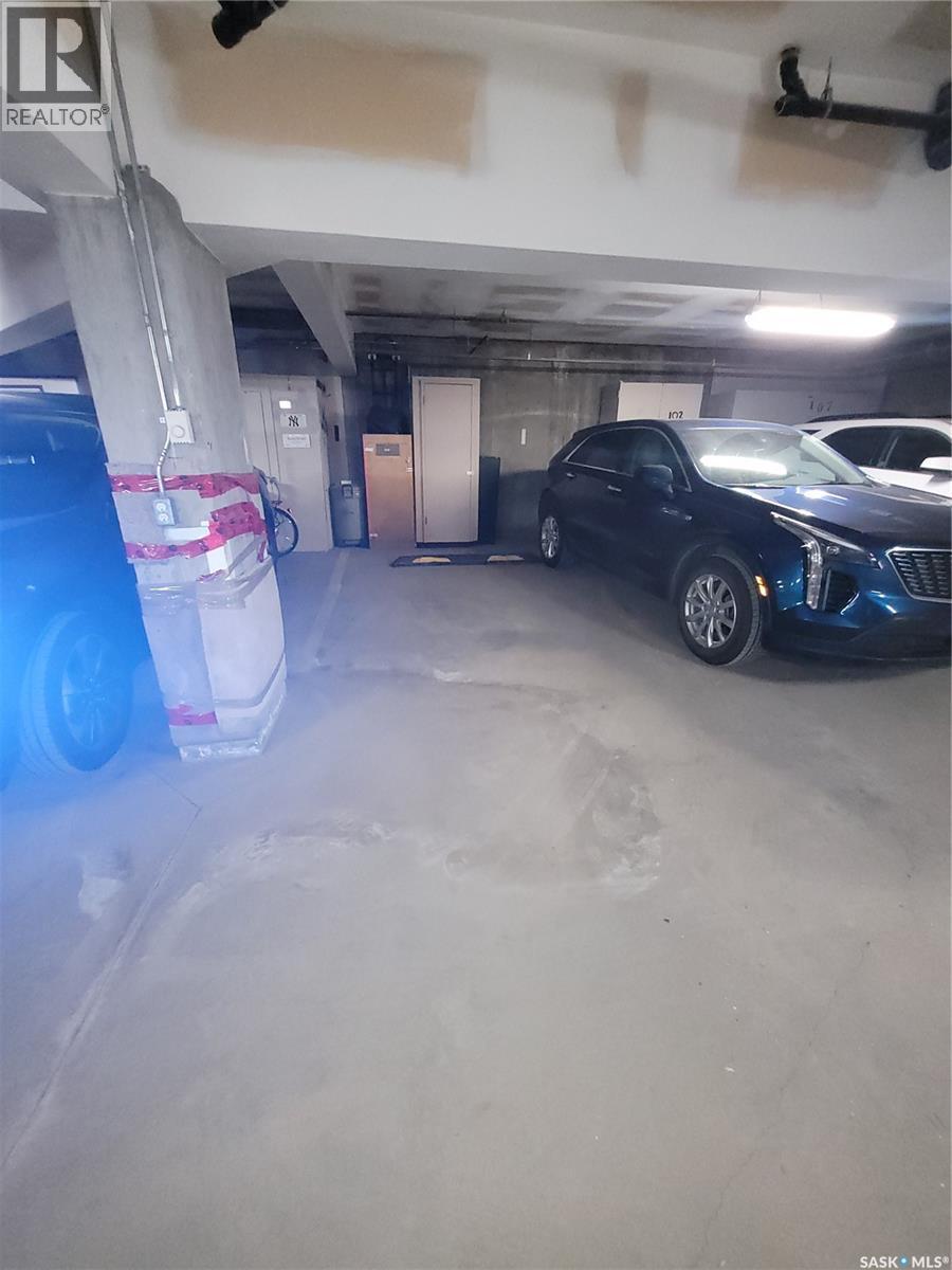 409 301 Cree Place, Saskatoon, SK - Indoor Photo Showing Garage