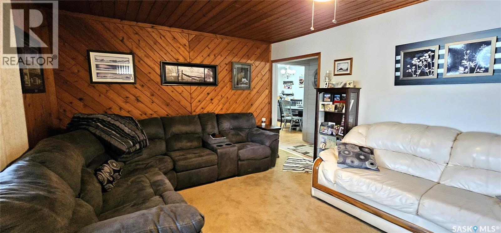 2050 Mccrea Road, Marean Lake, SK - Indoor Photo Showing Living Room