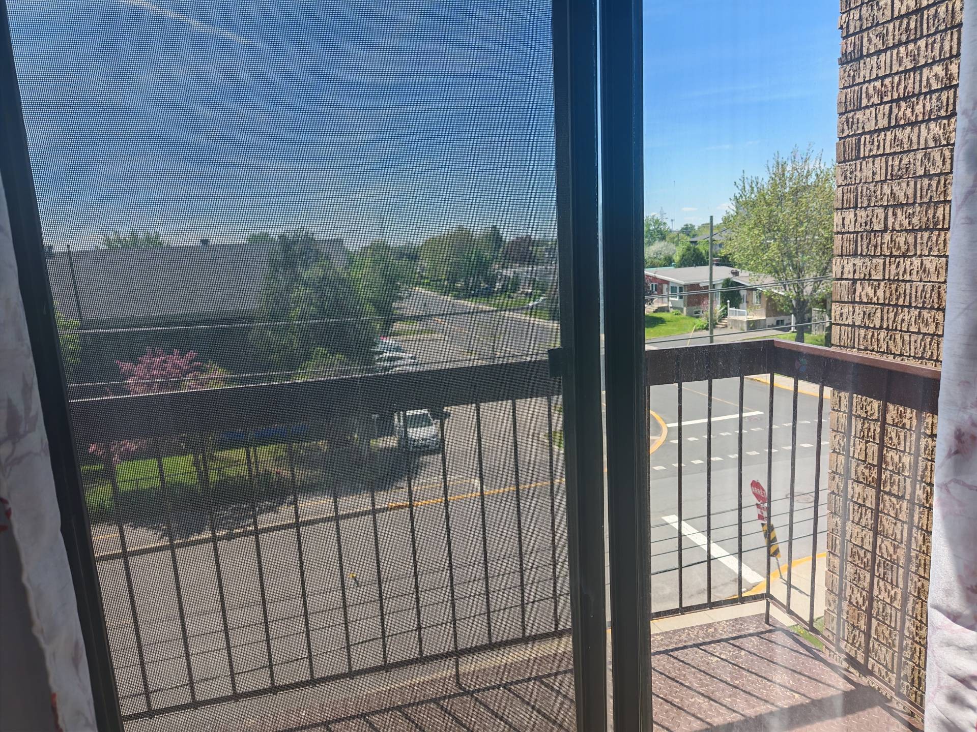 Balcon - 8-2265 Rue André, Brossard, QC -
