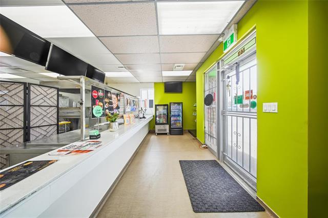 163 Henderson Hwy, Winnipeg, MB