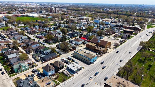 163 Henderson Hwy, Winnipeg, MB