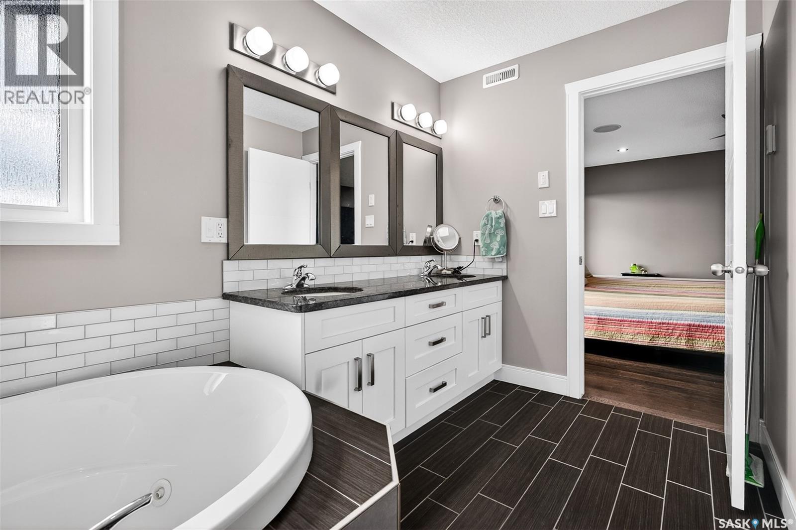 156 Iron Bridge Drive, Moose Jaw, SK - Indoor Photo Showing Bathroom