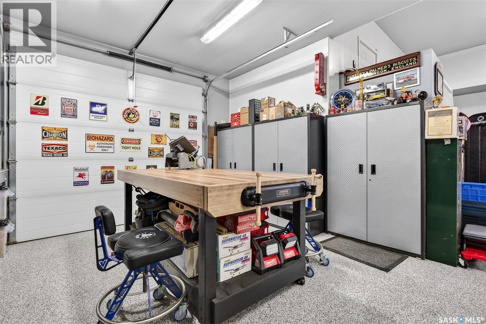 156 Iron Bridge Drive, Moose Jaw, SK - Indoor Photo Showing Garage