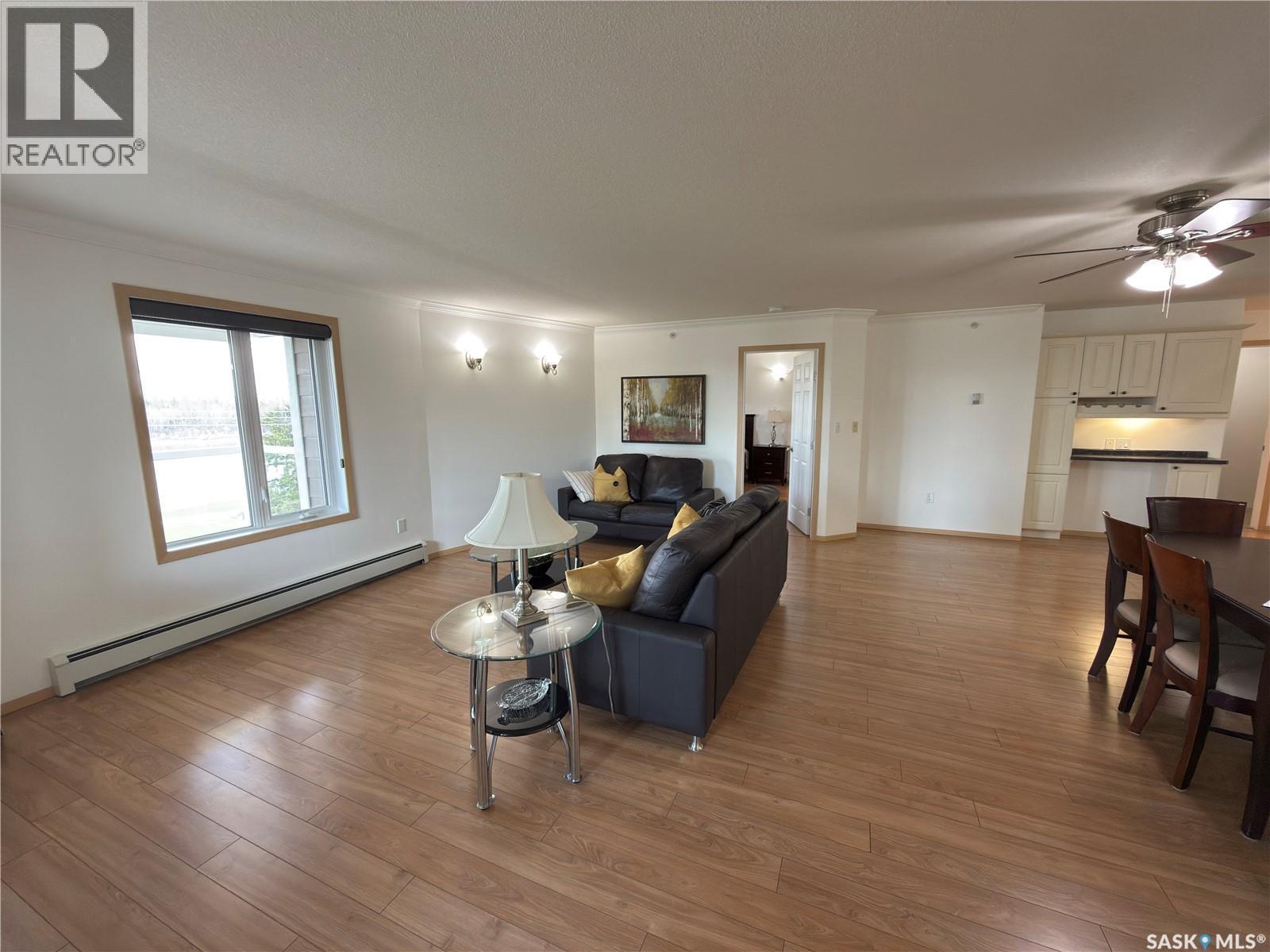 404 395 River Street E, Prince Albert, SK - Indoor Photo Showing Living Room