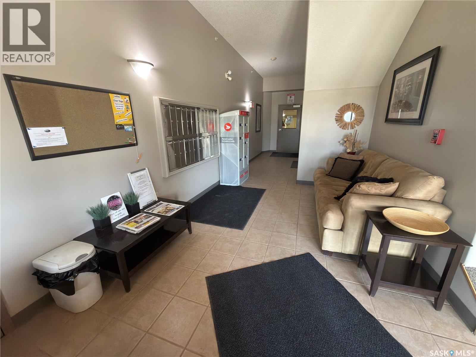 404 395 River Street E, Prince Albert, SK - Indoor Photo Showing Other Room