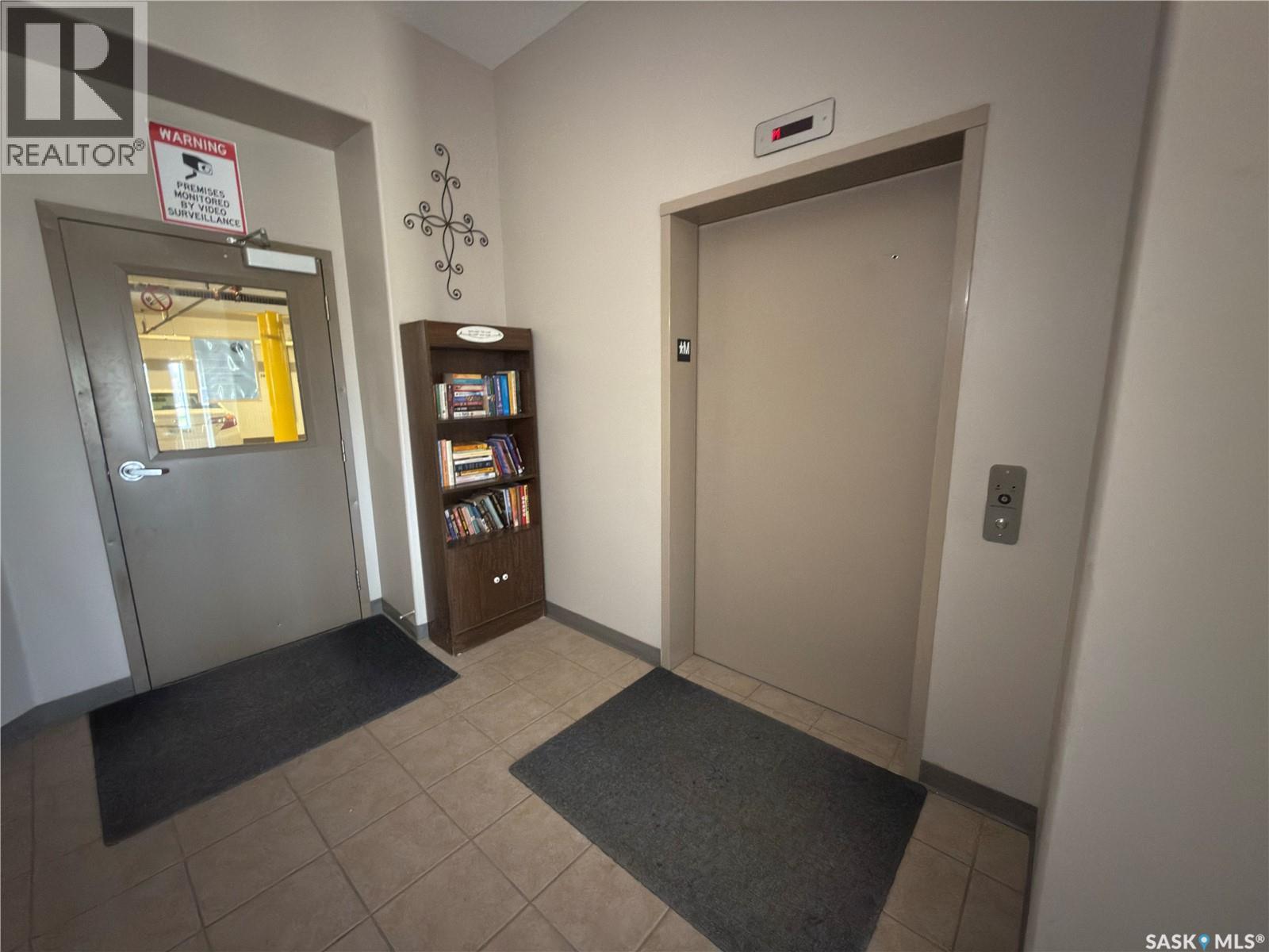 404 395 River Street E, Prince Albert, SK - Indoor Photo Showing Other Room