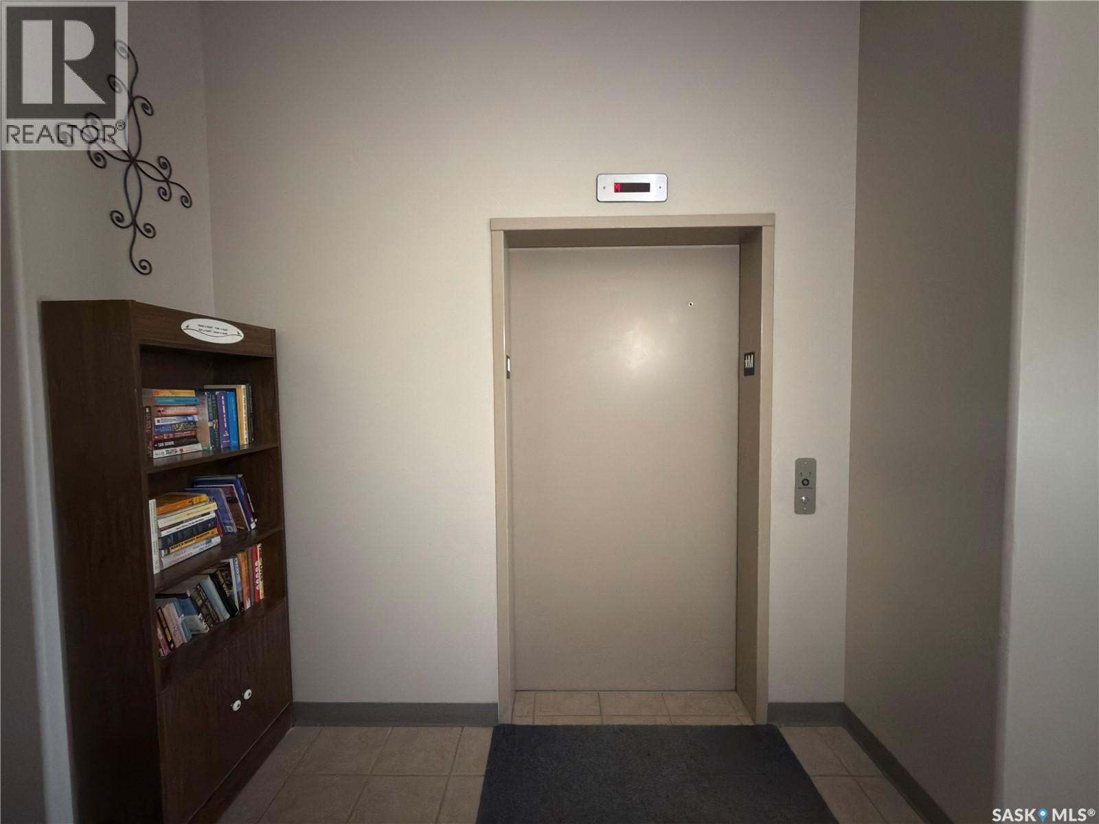 404 395 River Street E, Prince Albert, SK - Indoor Photo Showing Other Room