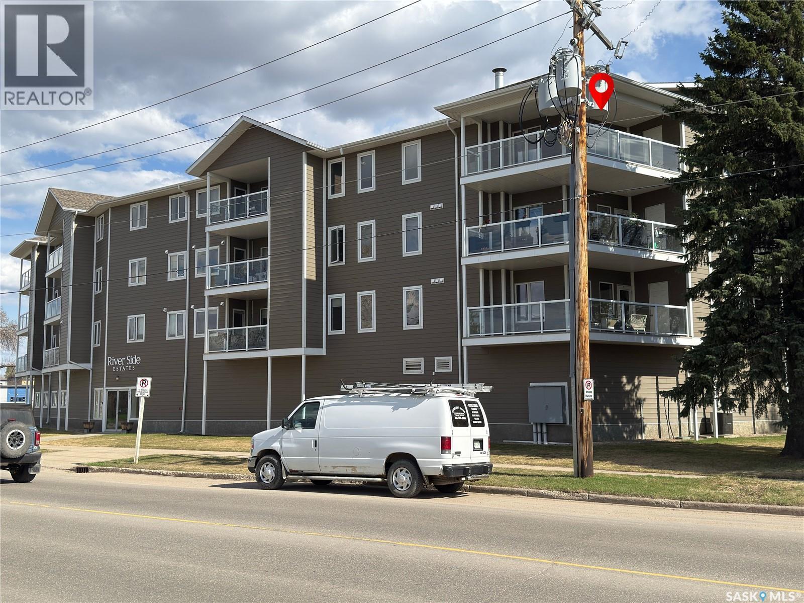 404 395 River Street E, Prince Albert, SK - Outdoor With Balcony With Facade