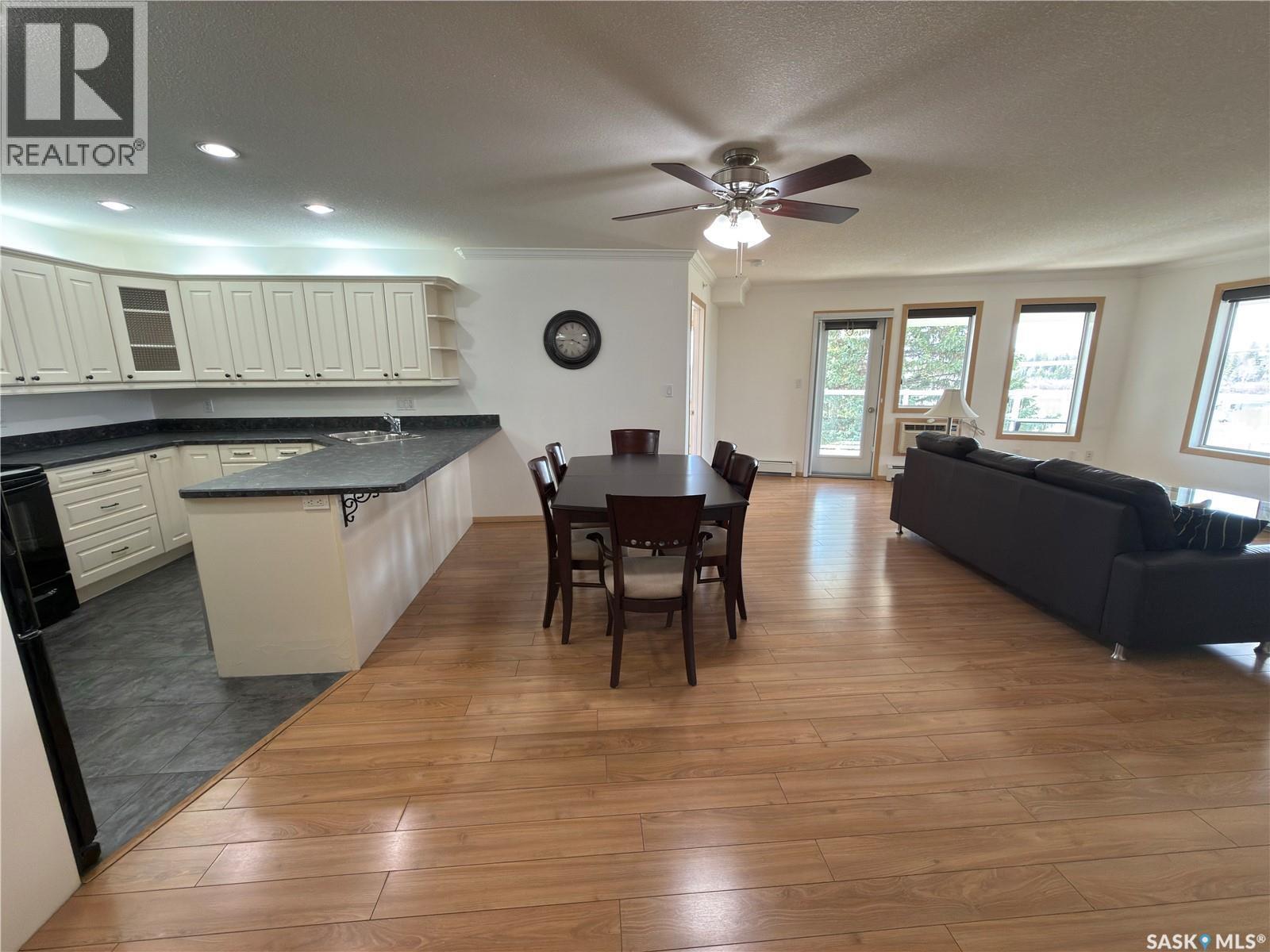 404 395 River Street E, Prince Albert, SK - Indoor