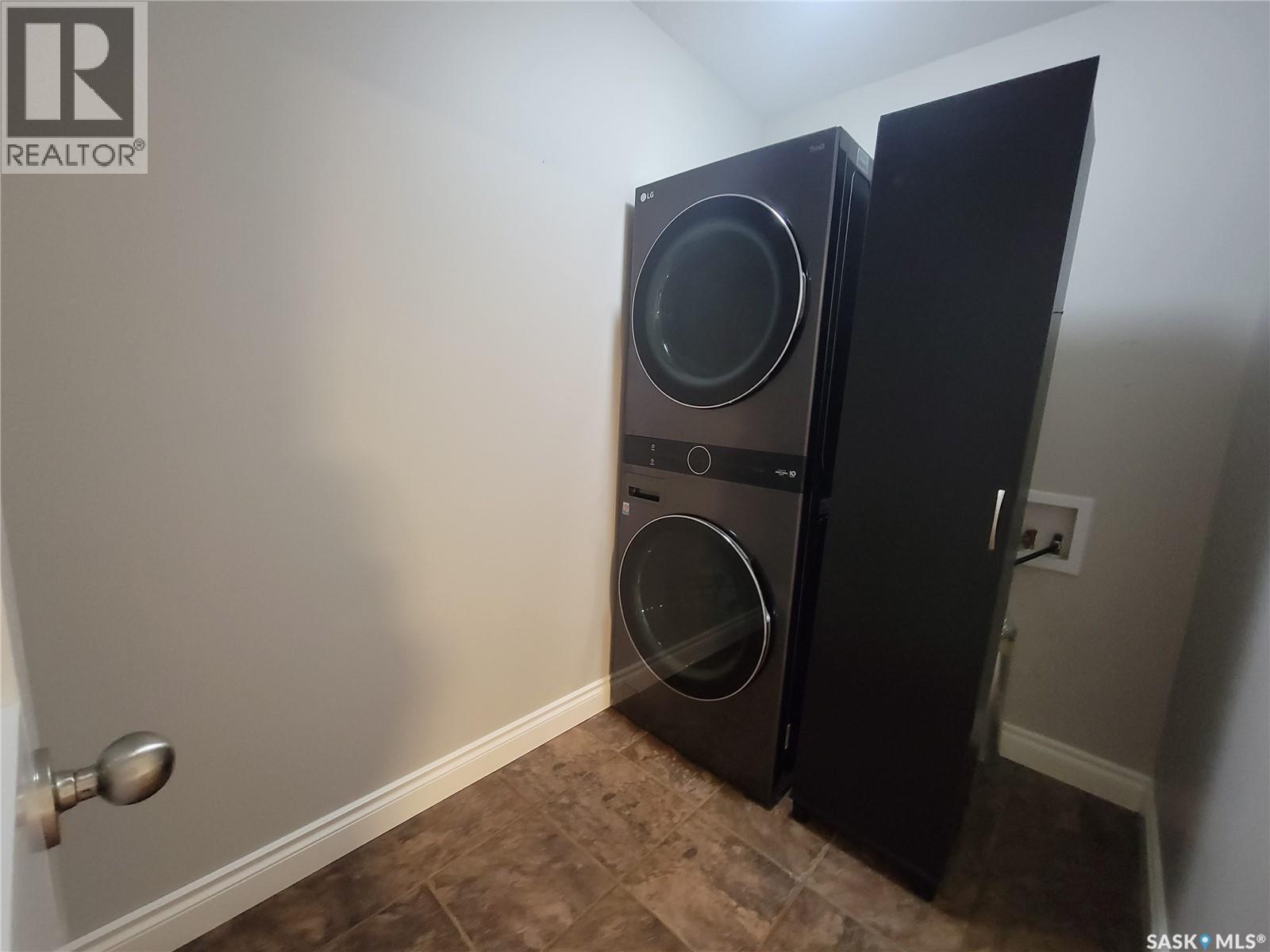 1 5352 Progress Street, Macklin, SK - Indoor Photo Showing Laundry Room