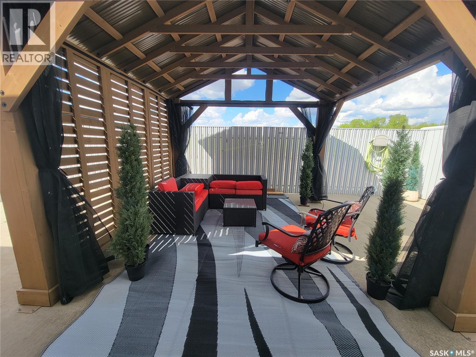 1 5352 Progress Street, Macklin, SK - Outdoor With Exterior