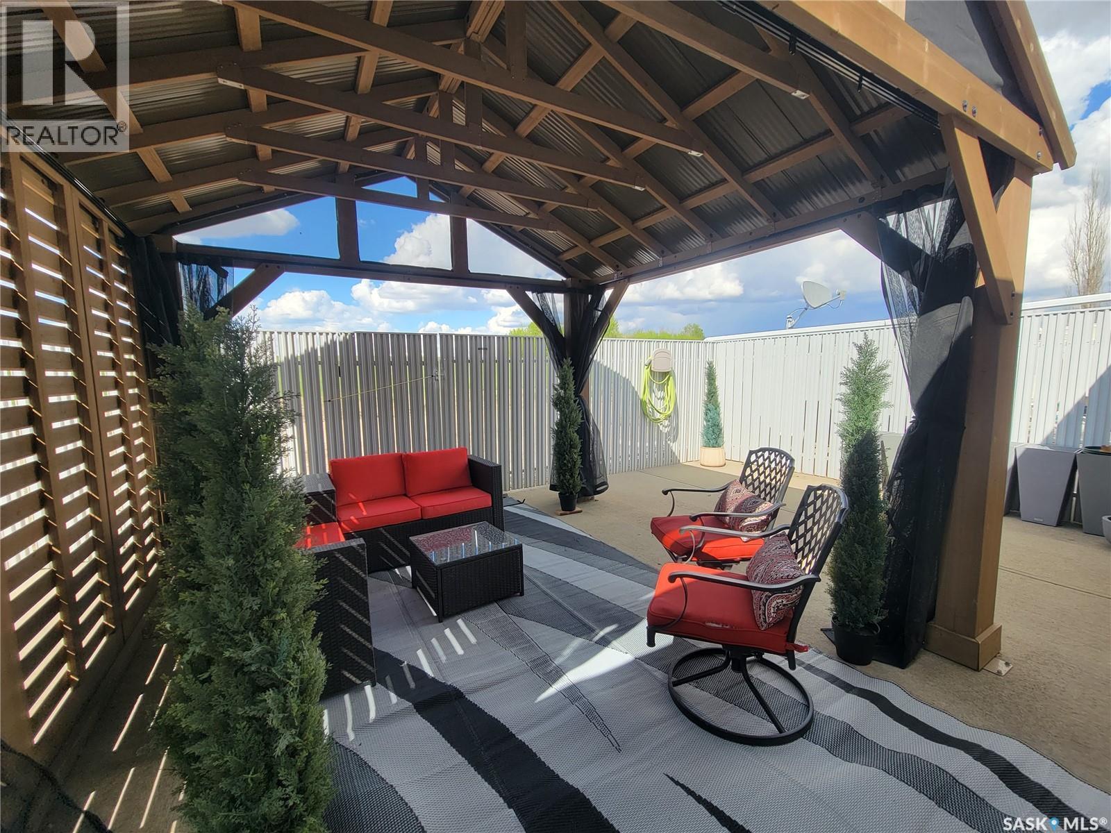 1 5352 Progress Street, Macklin, SK - Outdoor With Exterior