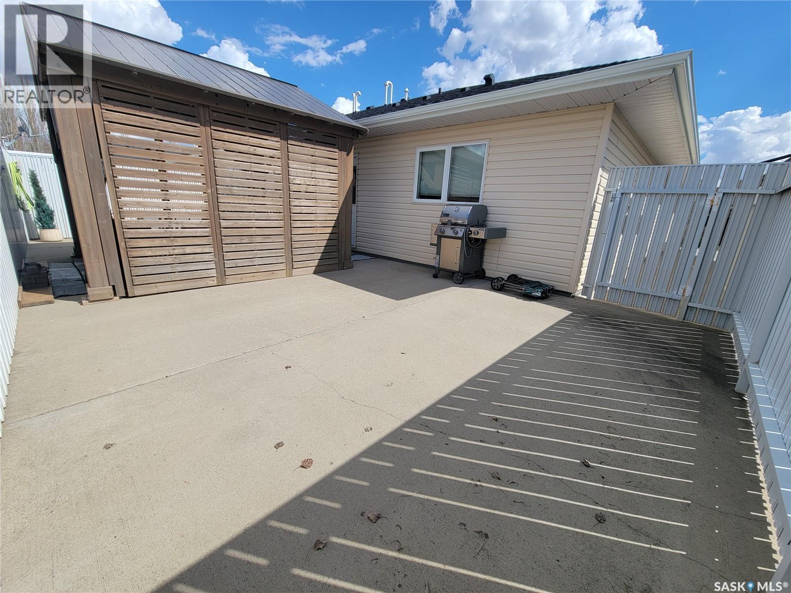 1 5352 Progress Street, Macklin, SK - Outdoor With Exterior