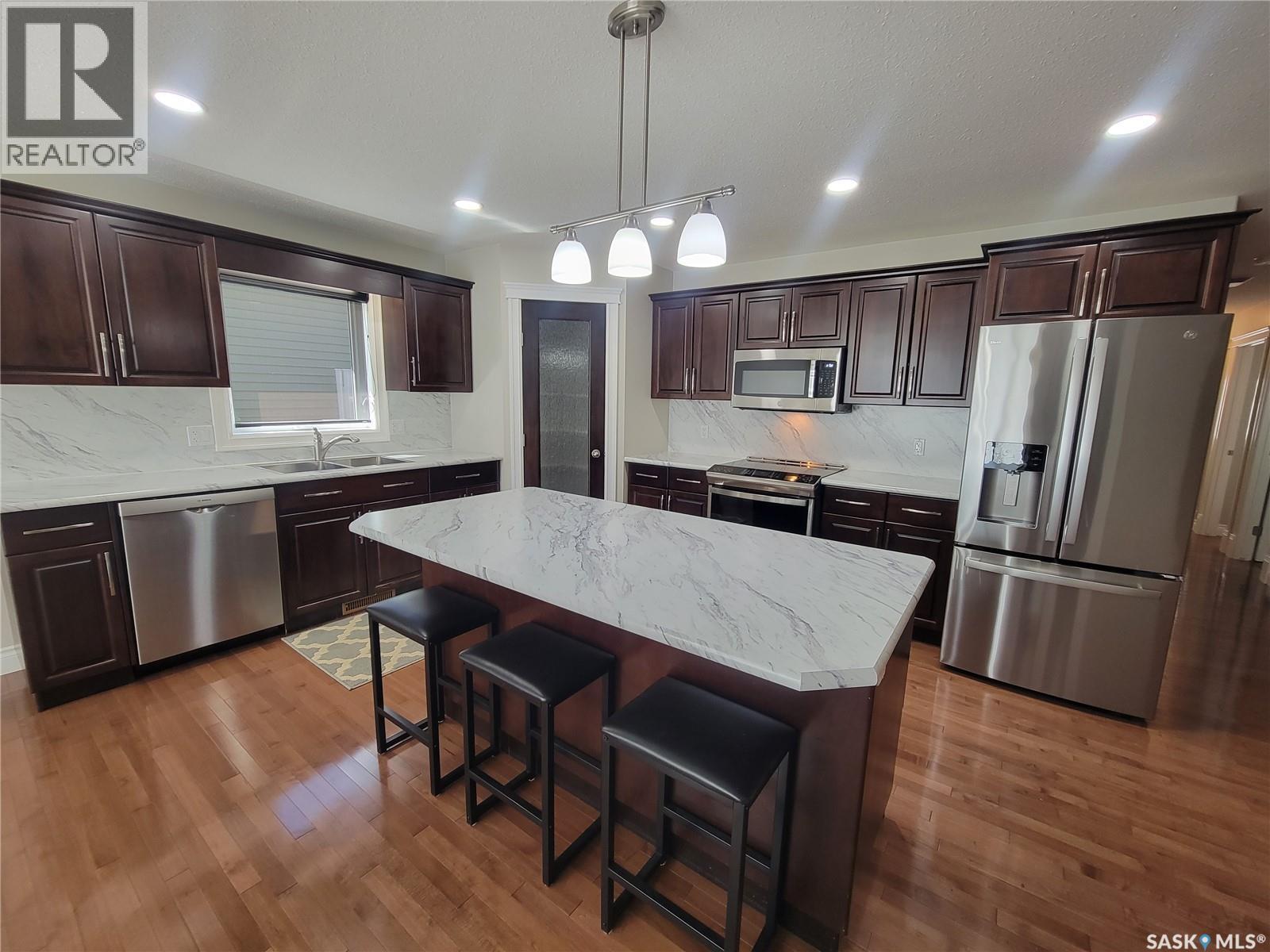 1 5352 Progress Street, Macklin, SK - Indoor Photo Showing Kitchen With Stainless Steel Kitchen With Upgraded Kitchen