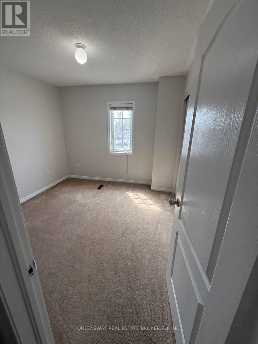 514 Candlestick Circle, Mississauga, ON - Indoor Photo Showing Other Room