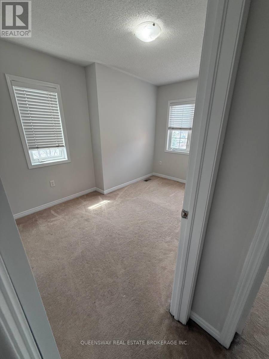 514 Candlestick Circle, Mississauga, ON - Indoor Photo Showing Other Room