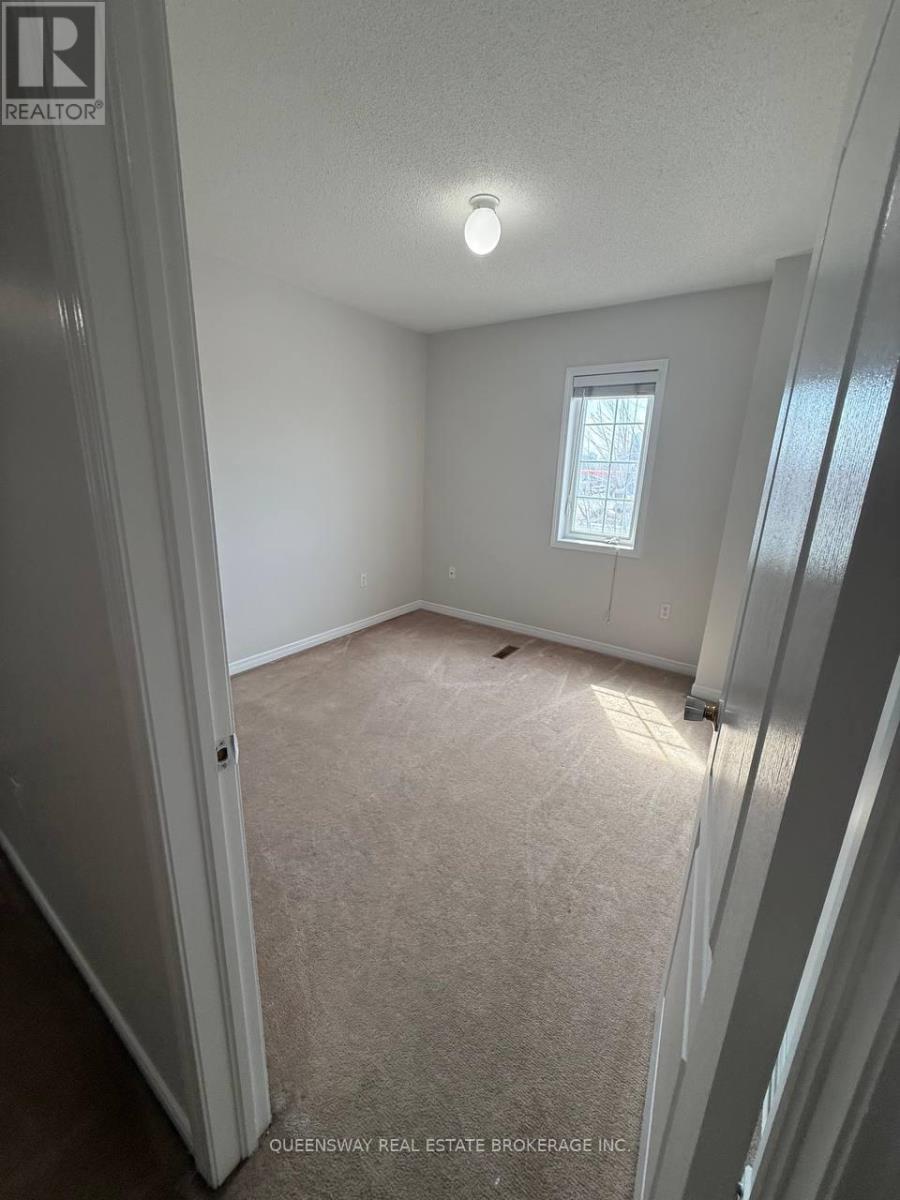 514 Candlestick Circle, Mississauga, ON - Indoor Photo Showing Other Room