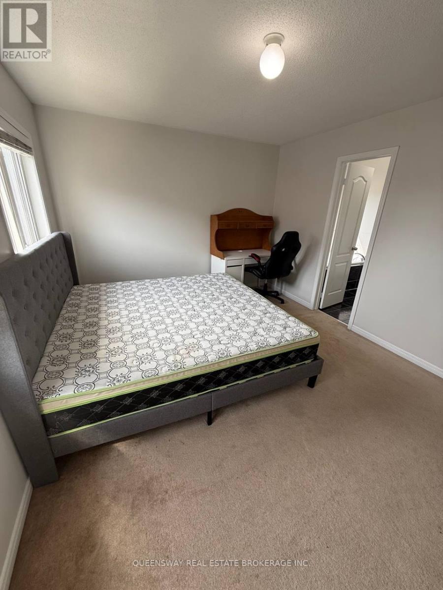 514 Candlestick Circle, Mississauga, ON - Indoor Photo Showing Bedroom