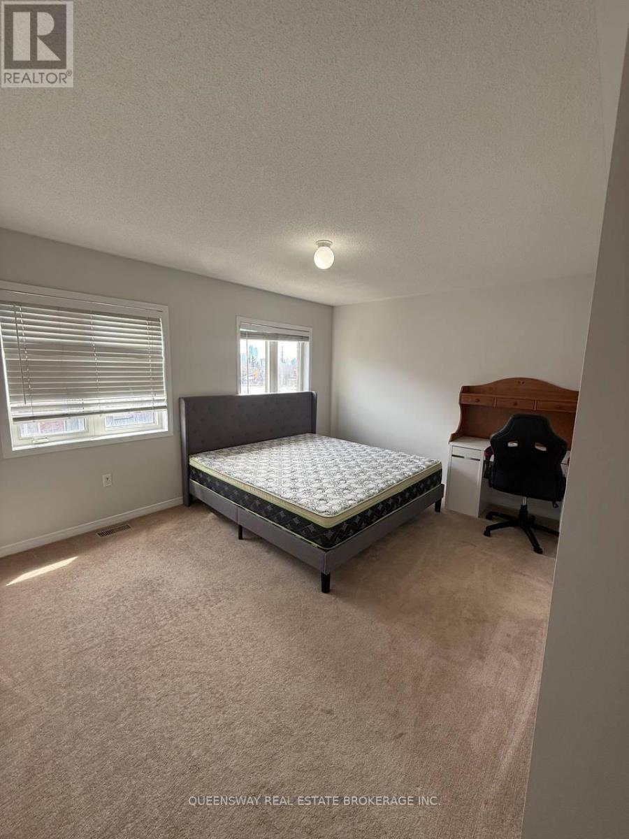 514 Candlestick Circle, Mississauga, ON - Indoor Photo Showing Other Room