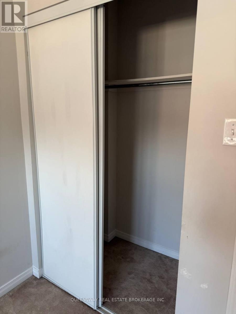 514 Candlestick Circle, Mississauga, ON - Indoor Photo Showing Other Room