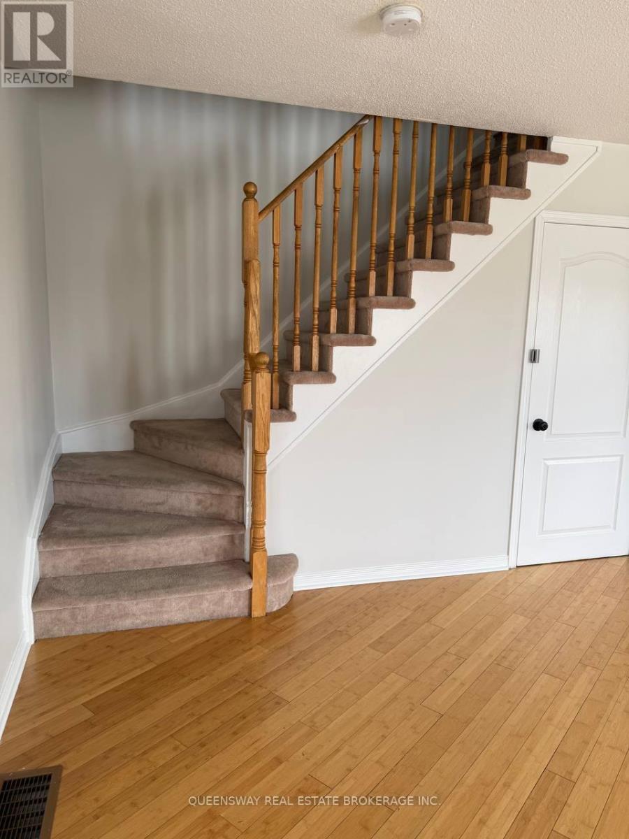 514 Candlestick Circle, Mississauga, ON - Indoor Photo Showing Other Room