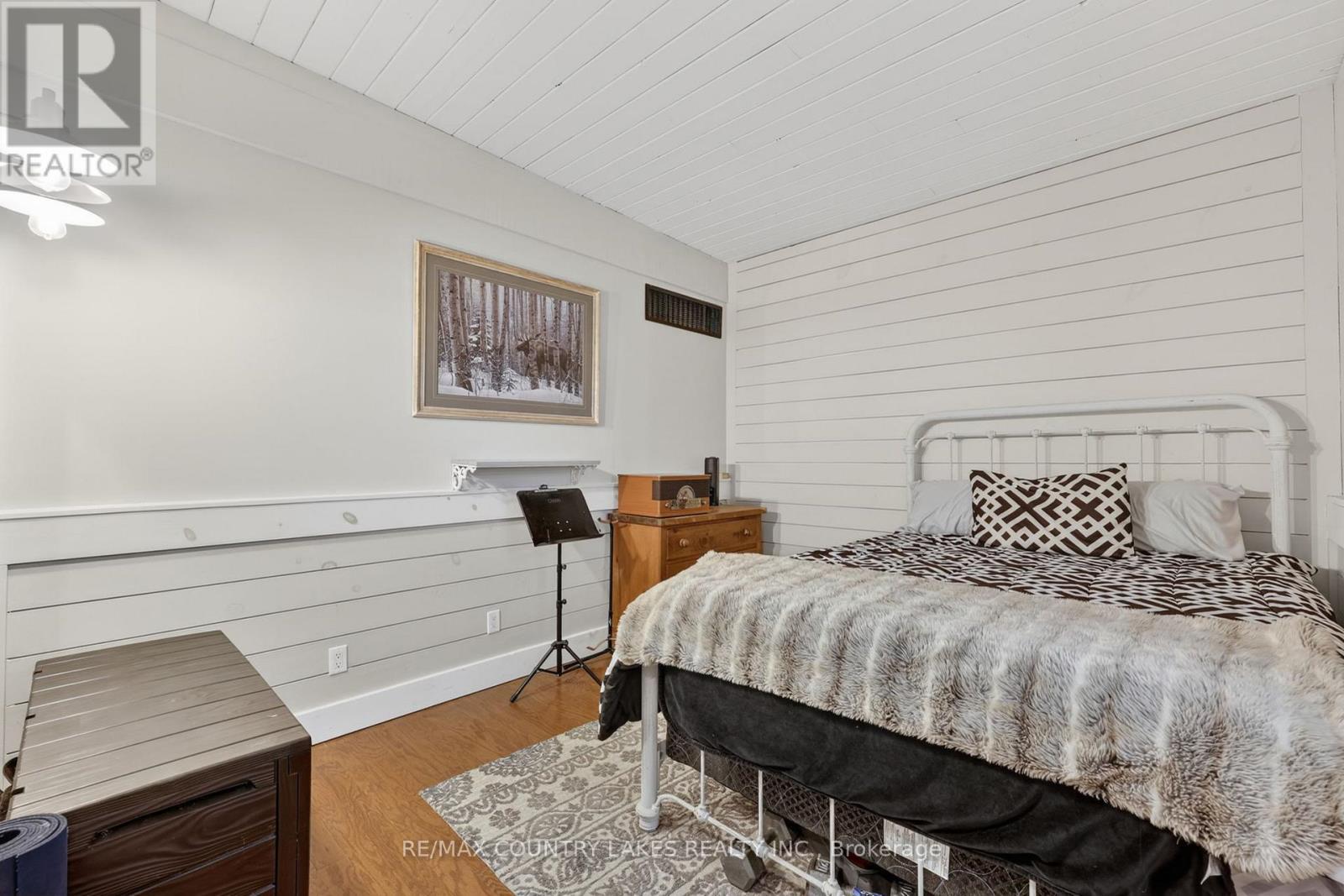 19 Poplar Crescent, Ramara, ON - Indoor Photo Showing Bedroom