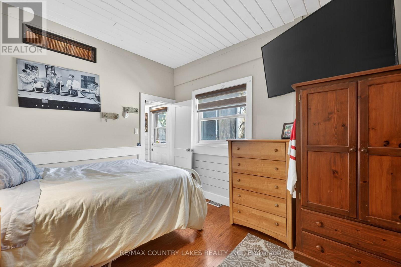 19 Poplar Crescent, Ramara, ON - Indoor Photo Showing Bedroom