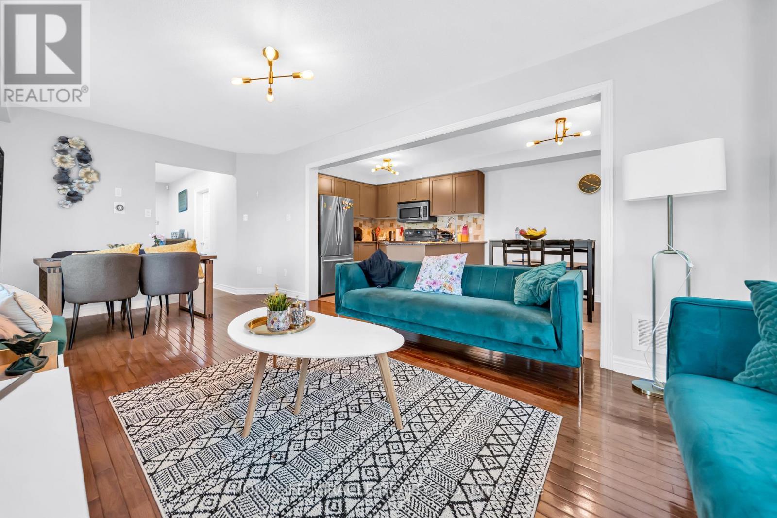 1439 Costigan Road, Milton, ON - Indoor Photo Showing Living Room