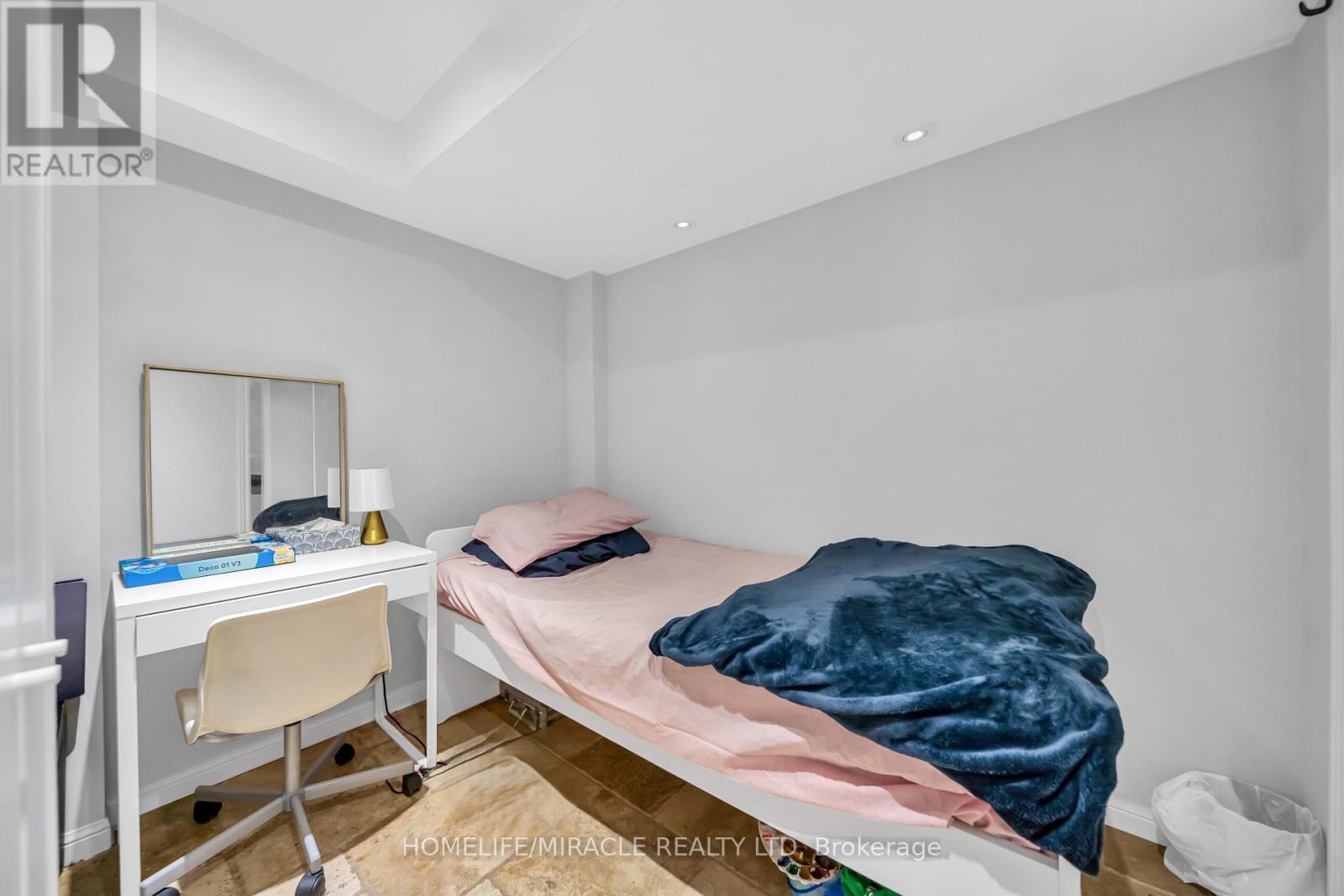 1439 Costigan Road, Milton, ON - Indoor Photo Showing Bedroom