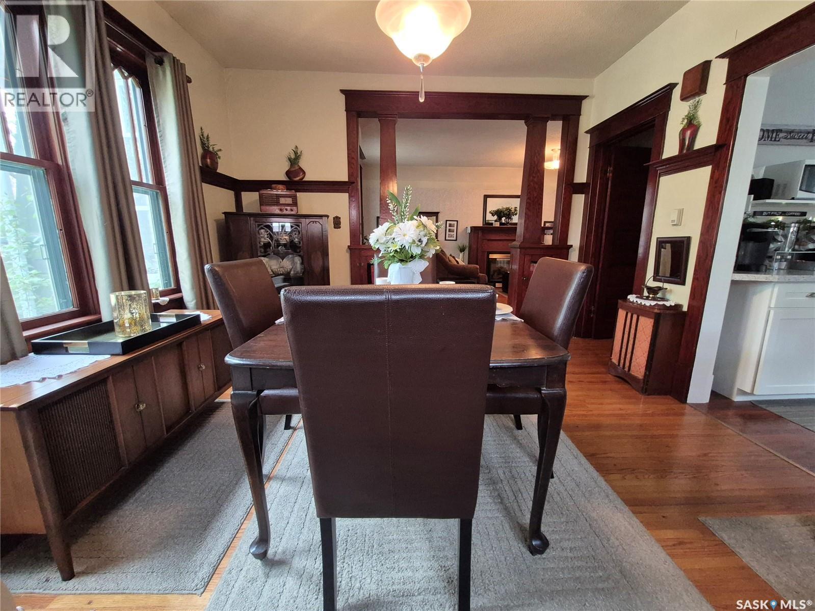 244 3Rd Avenue Nw, Swift Current, SK - Indoor Photo Showing Dining Room