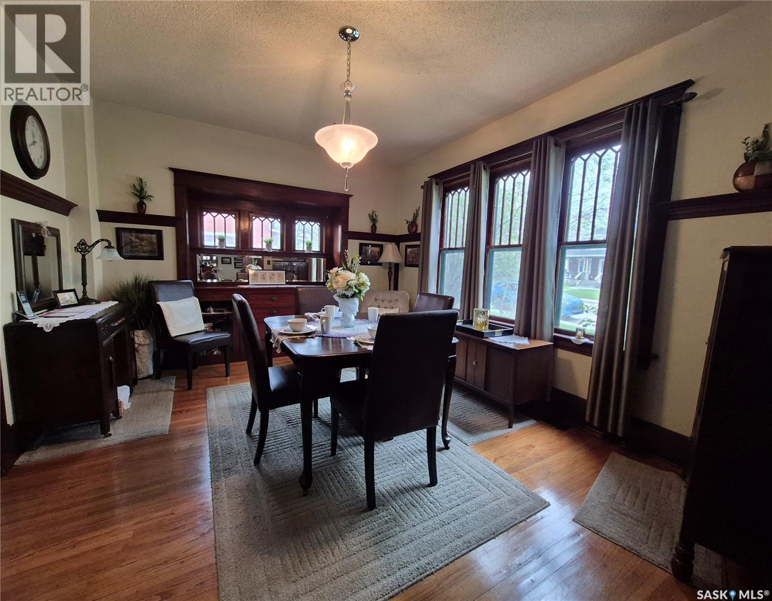 244 3Rd Avenue Nw, Swift Current, SK - Indoor Photo Showing Dining Room