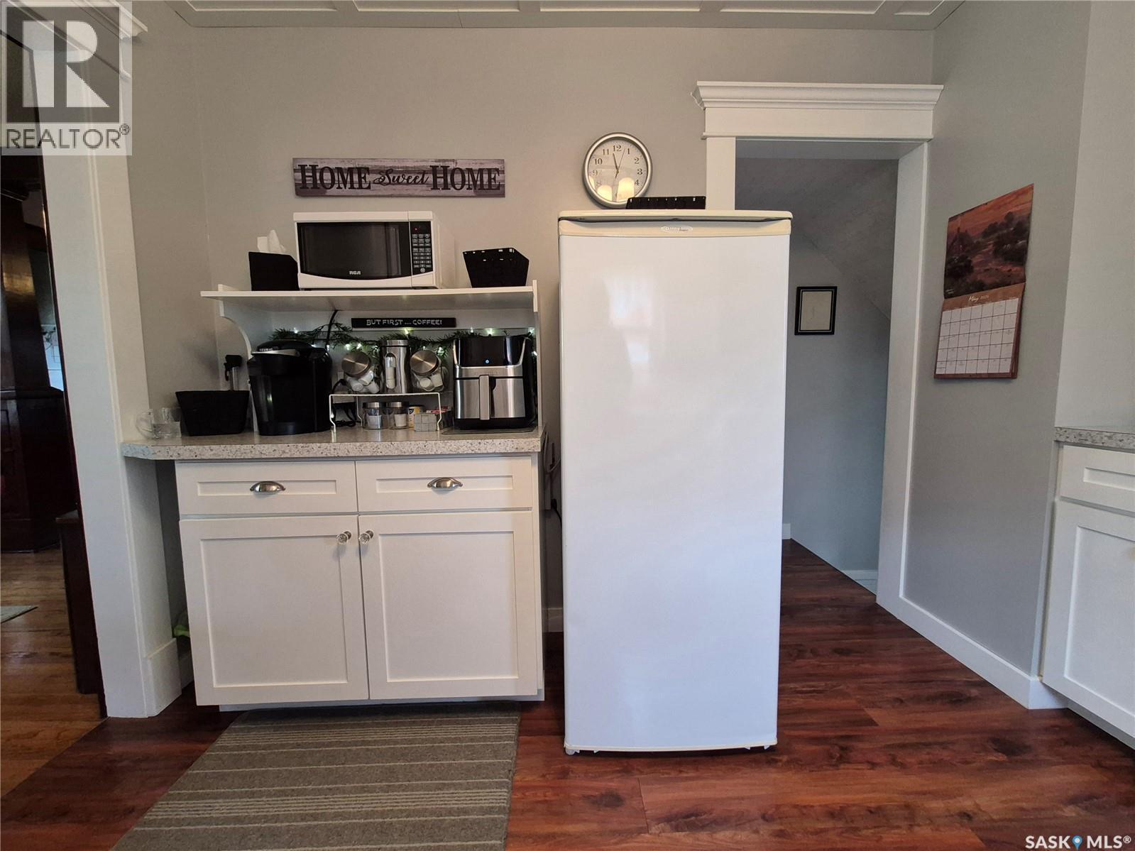 244 3Rd Avenue Nw, Swift Current, SK - Indoor