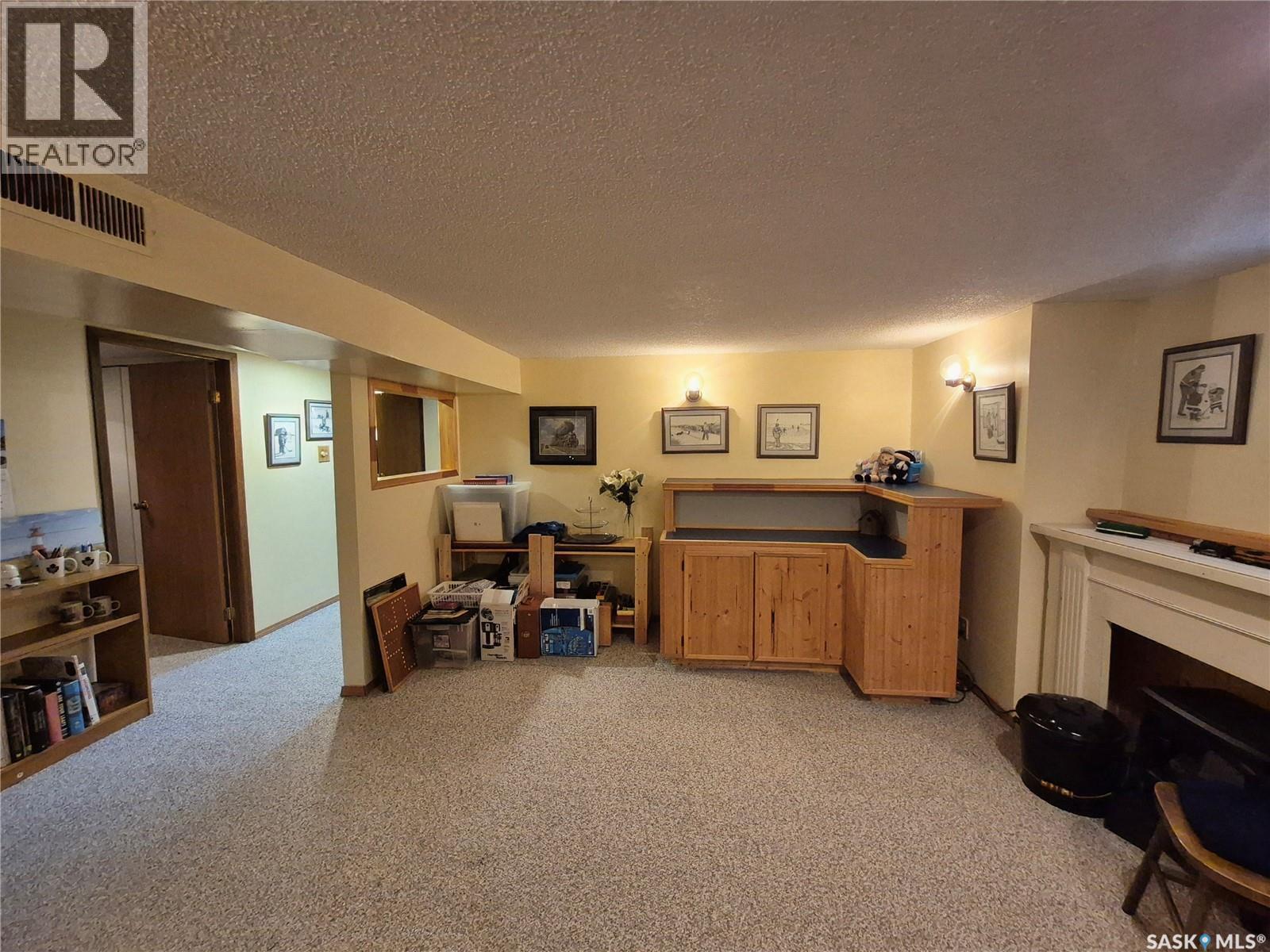 244 3Rd Avenue Nw, Swift Current, SK - Indoor