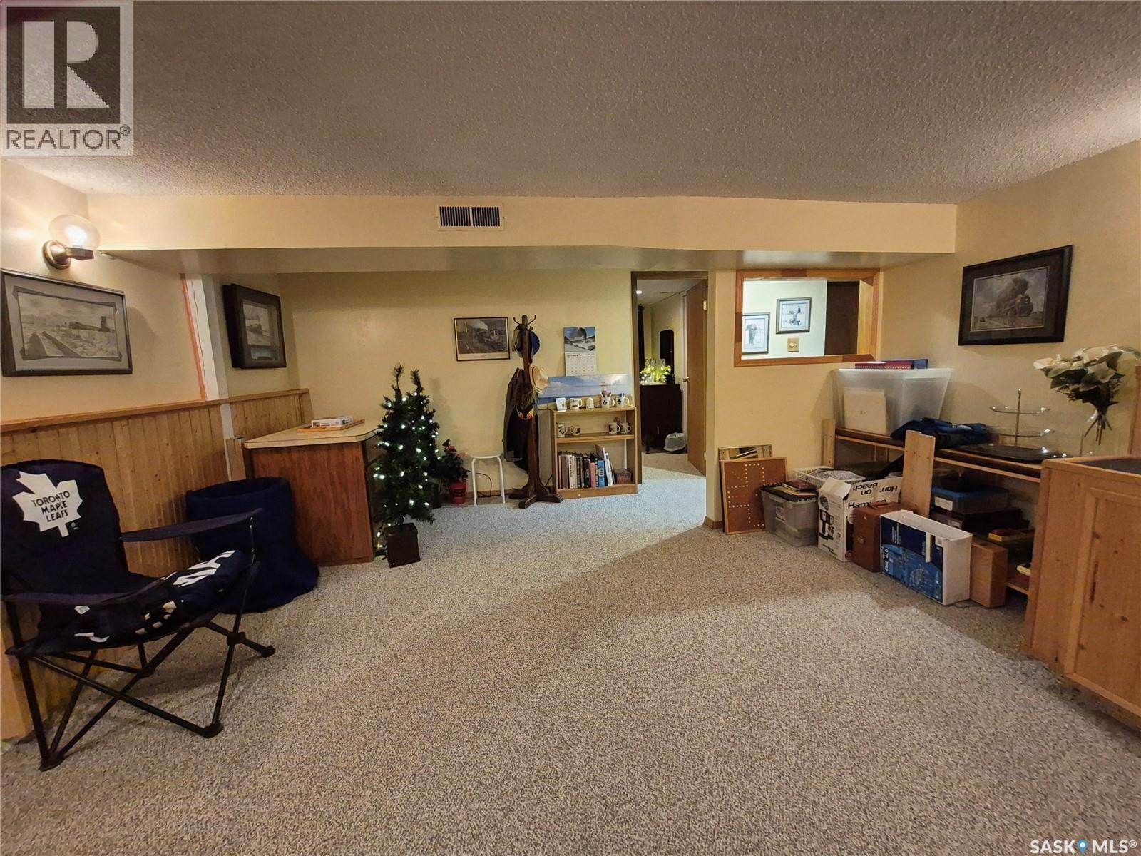 244 3Rd Avenue Nw, Swift Current, SK - Indoor