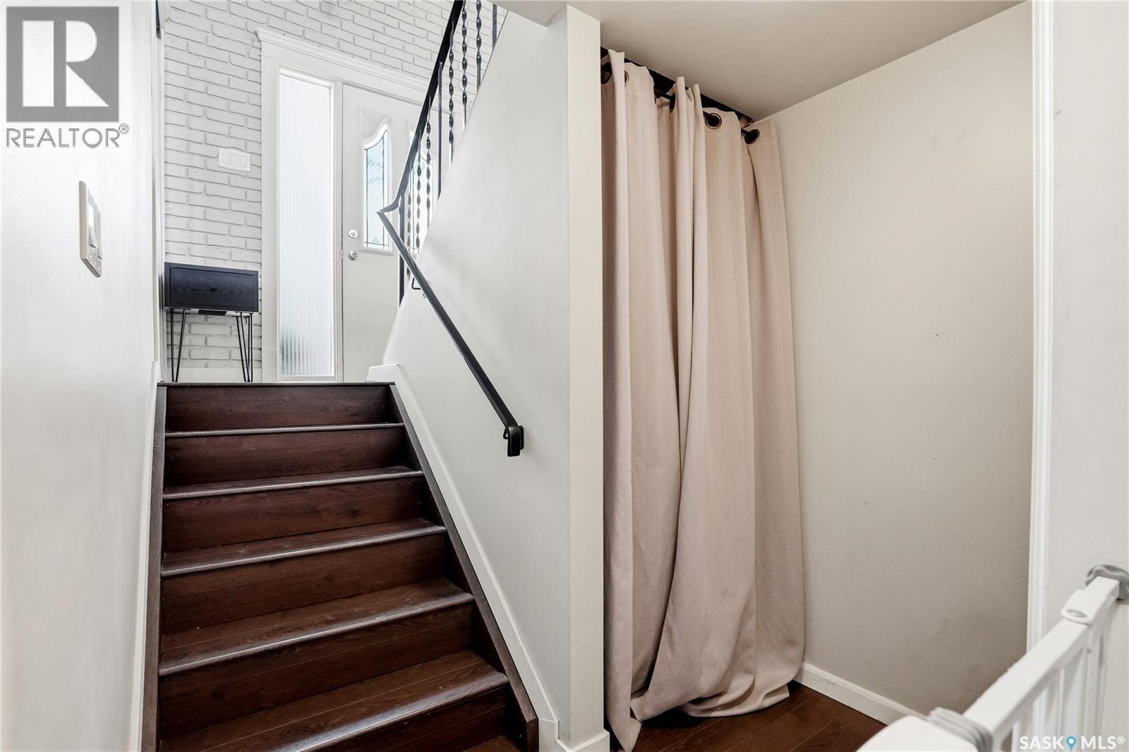 405 St Laurent Crescent, Saskatoon, SK - Indoor Photo Showing Other Room