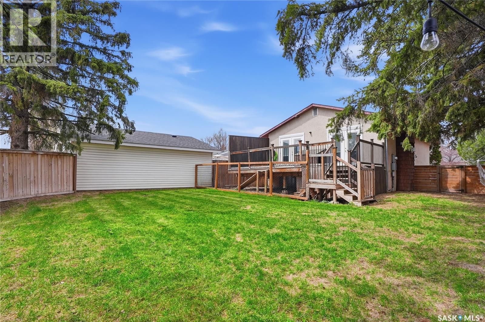 405 St Laurent Crescent, Saskatoon, SK - Outdoor With Deck Patio Veranda