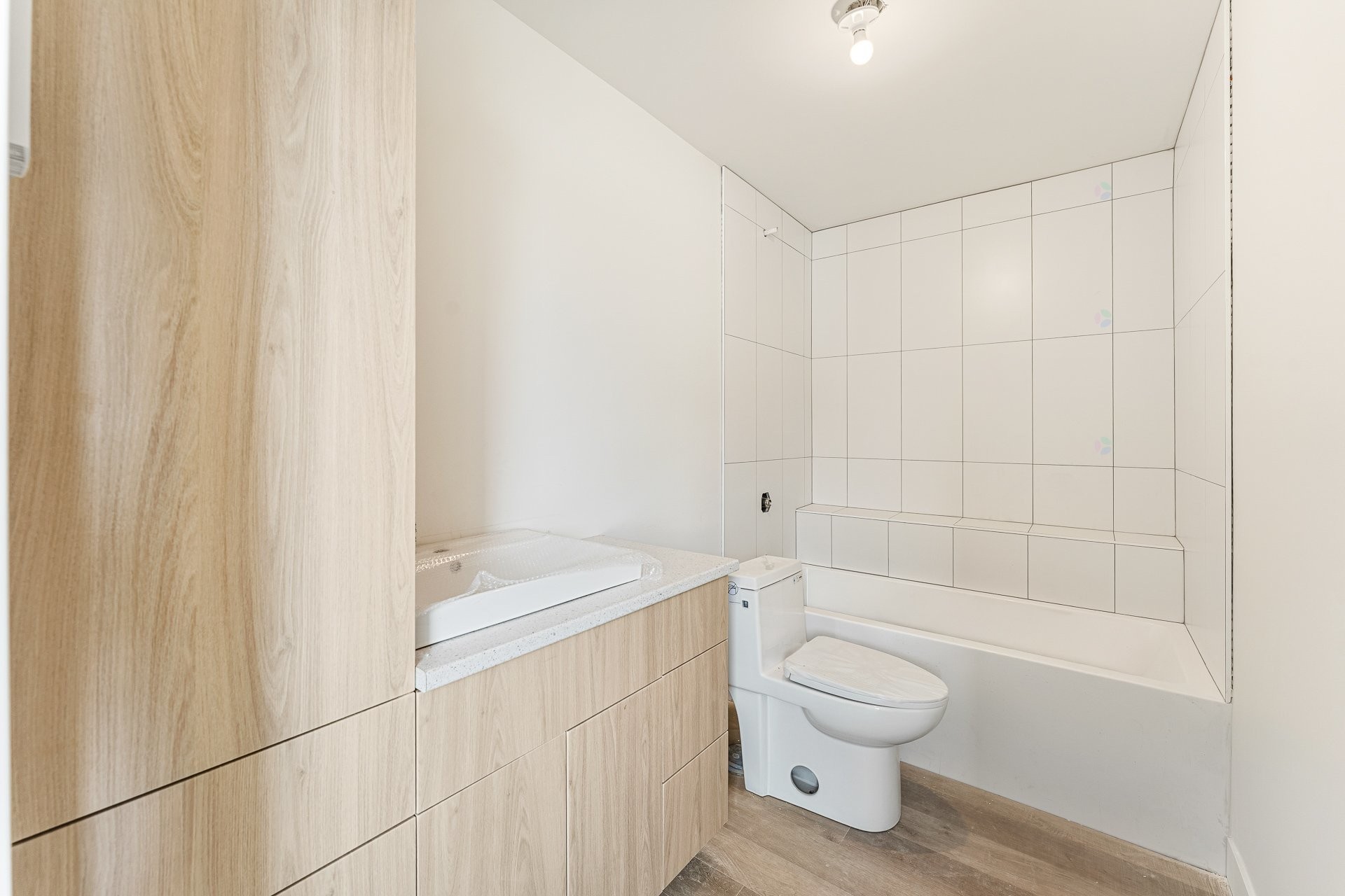Bathroom - 301-46 Rue Principale E., Magog, QC - Indoor Photo Showing Bathroom