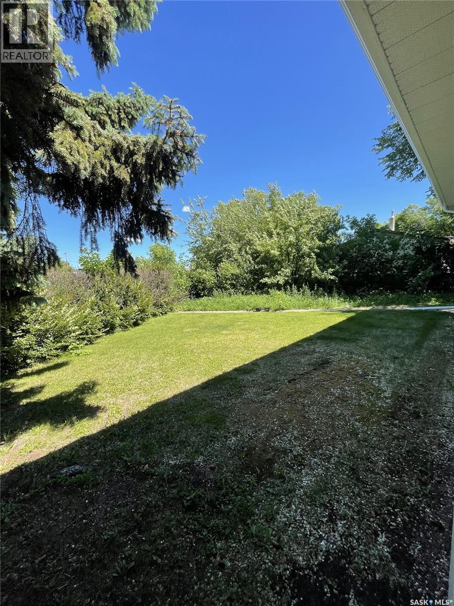 2800 1St Avenue E, Prince Albert, SK - Outdoor