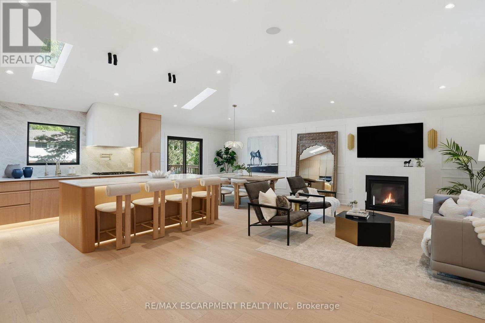 345 Rankin Drive, Burlington, ON - Indoor With Fireplace