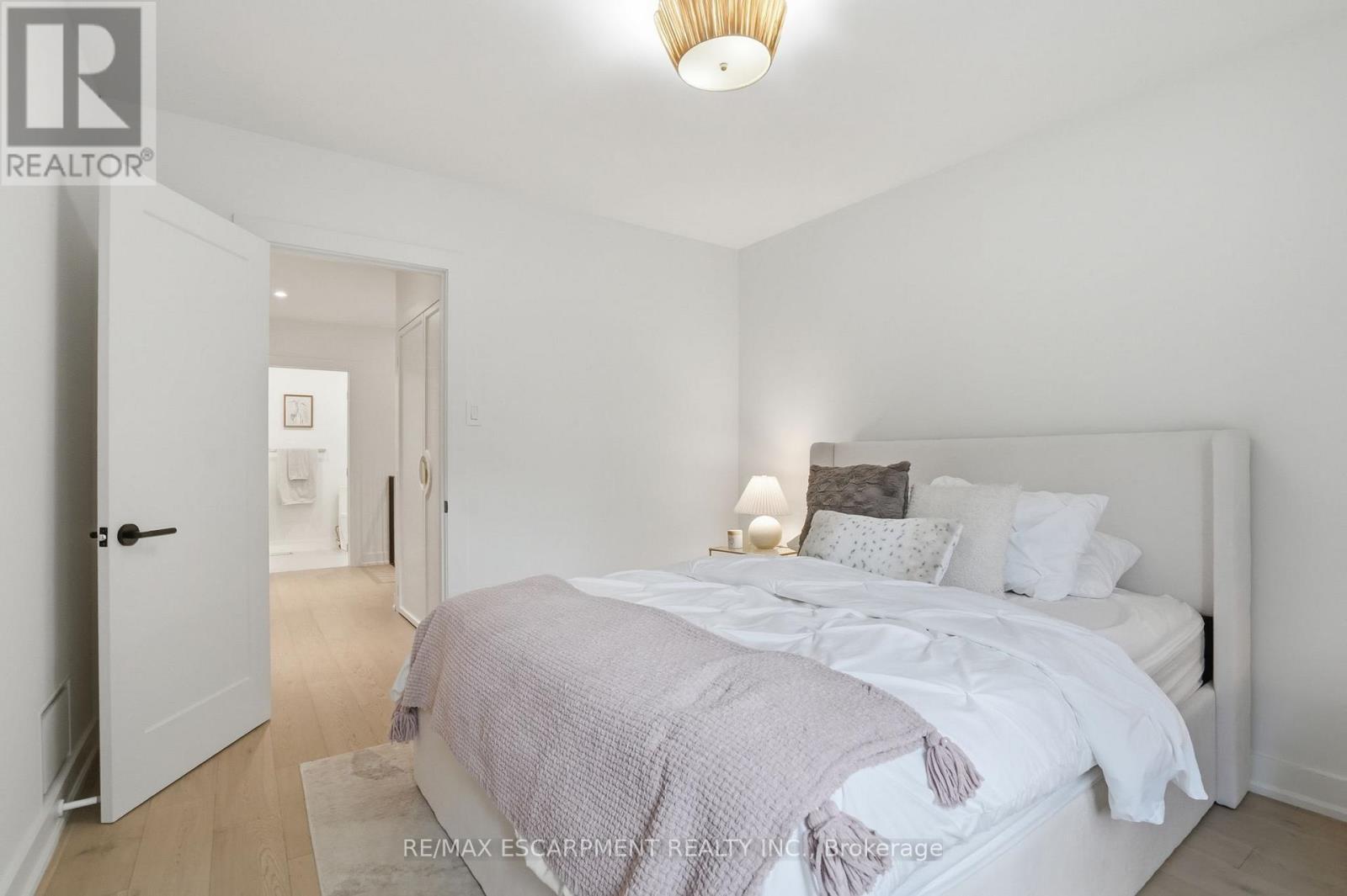 345 Rankin Drive, Burlington, ON - Indoor Photo Showing Bedroom