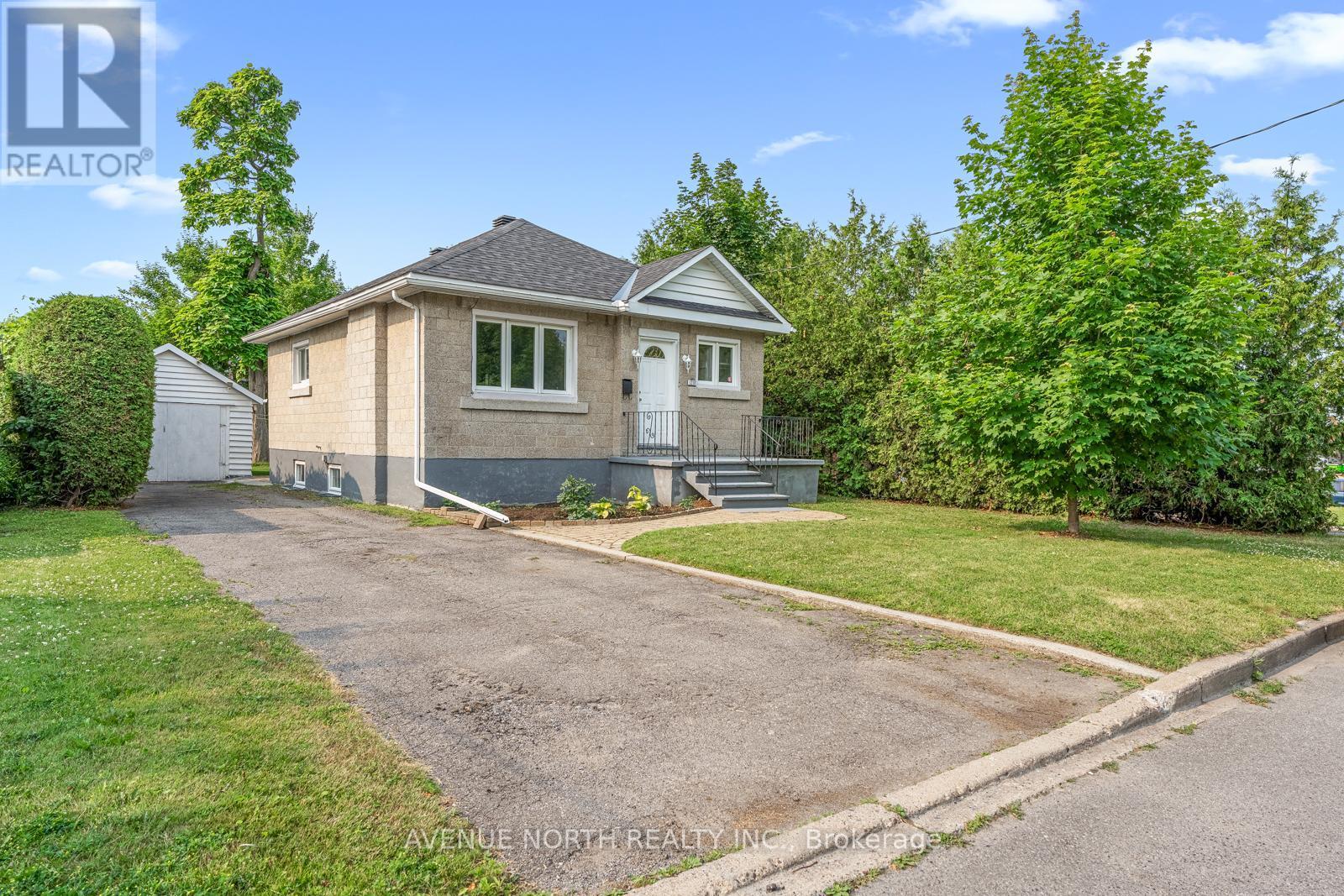 1210 Erie Avenue, Ottawa, ON - Outdoor