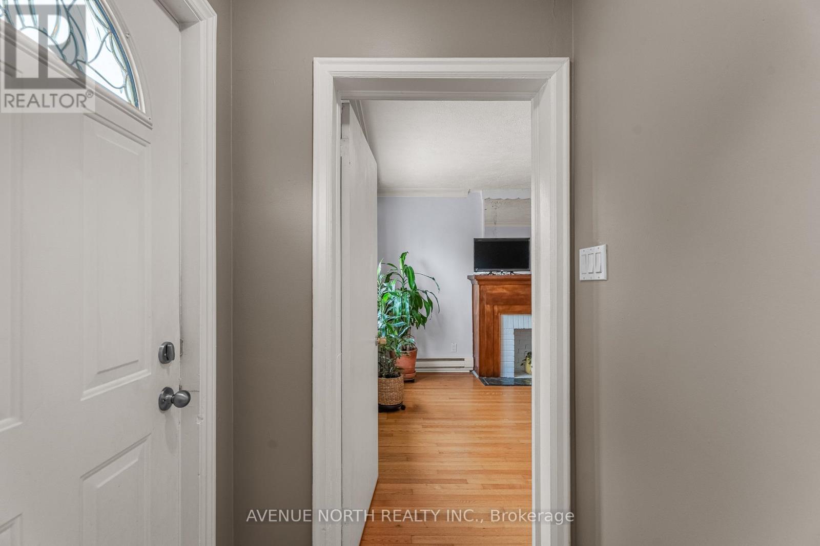 1210 Erie Avenue, Ottawa, ON - Indoor Photo Showing Other Room