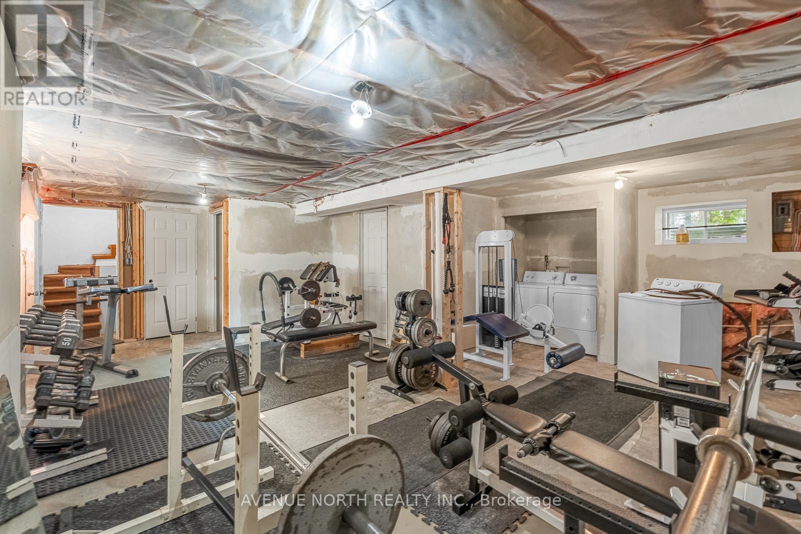 1210 Erie Avenue, Ottawa, ON - Indoor Photo Showing Gym Room
