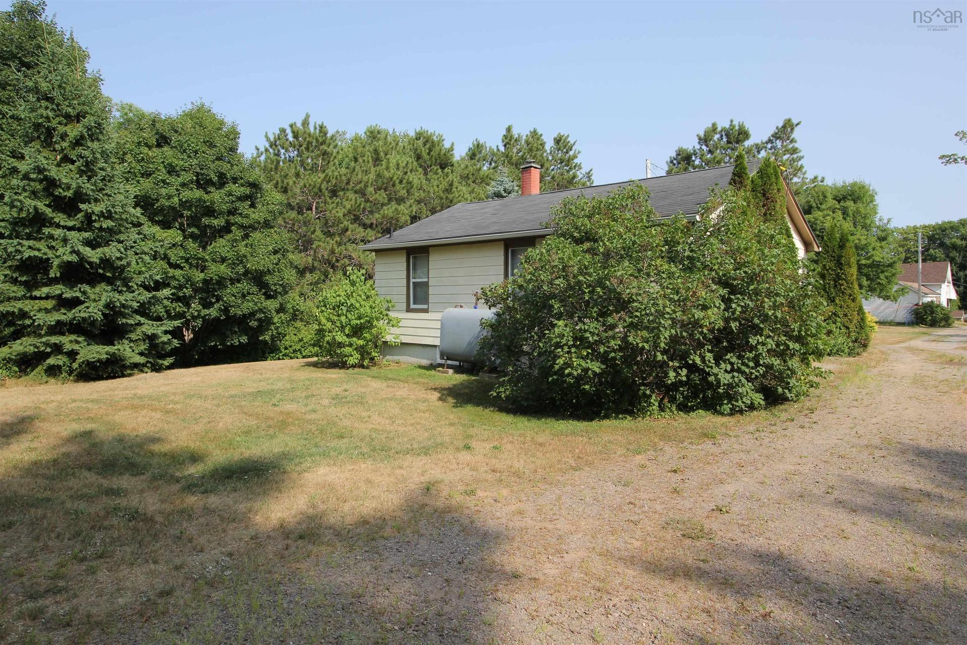 14621 Highway 1, Wilmot, NS