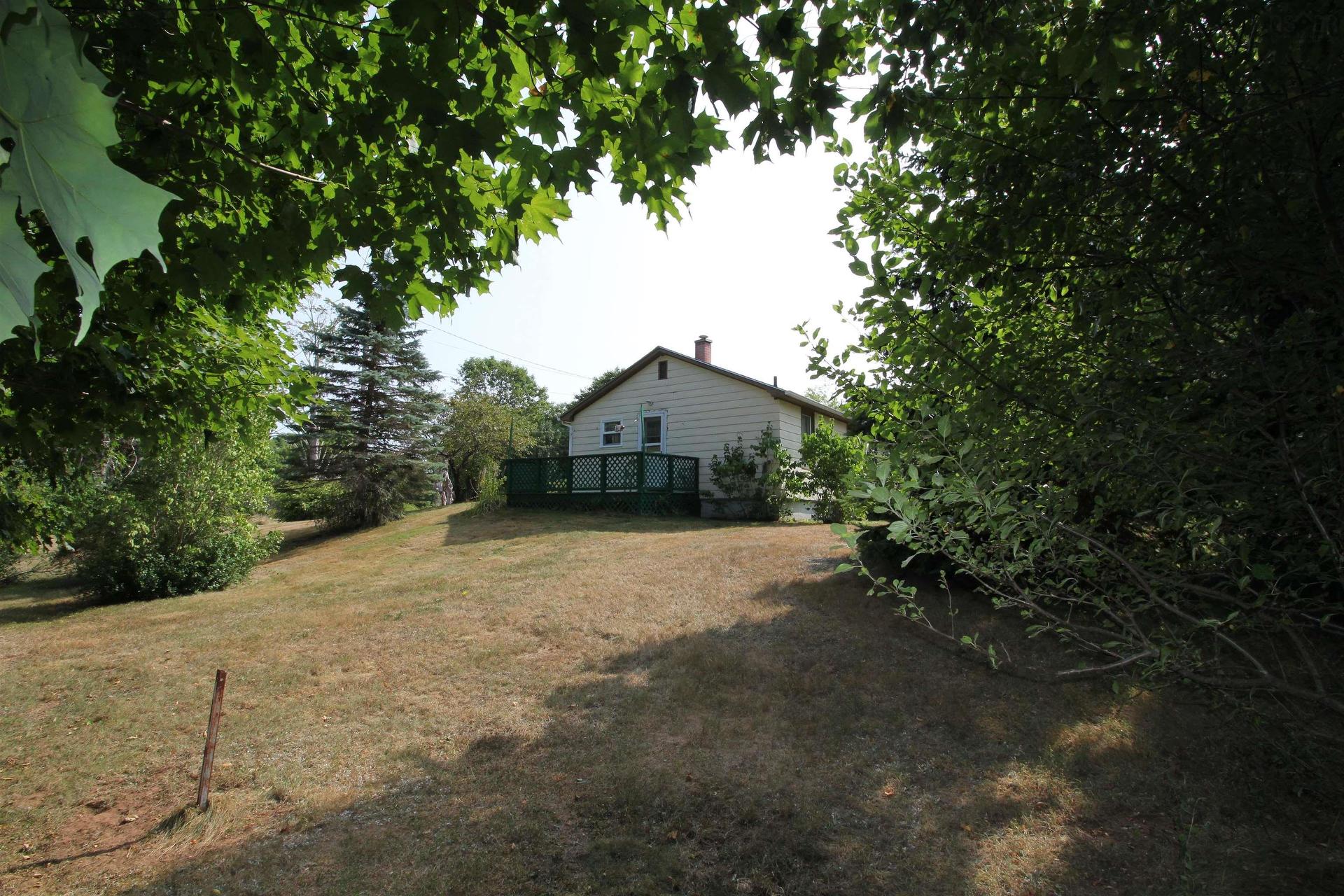 14621 Highway 1, Wilmot, NS