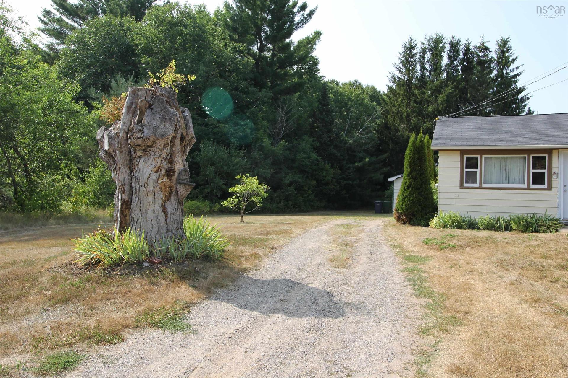 14621 Highway 1, Wilmot, NS