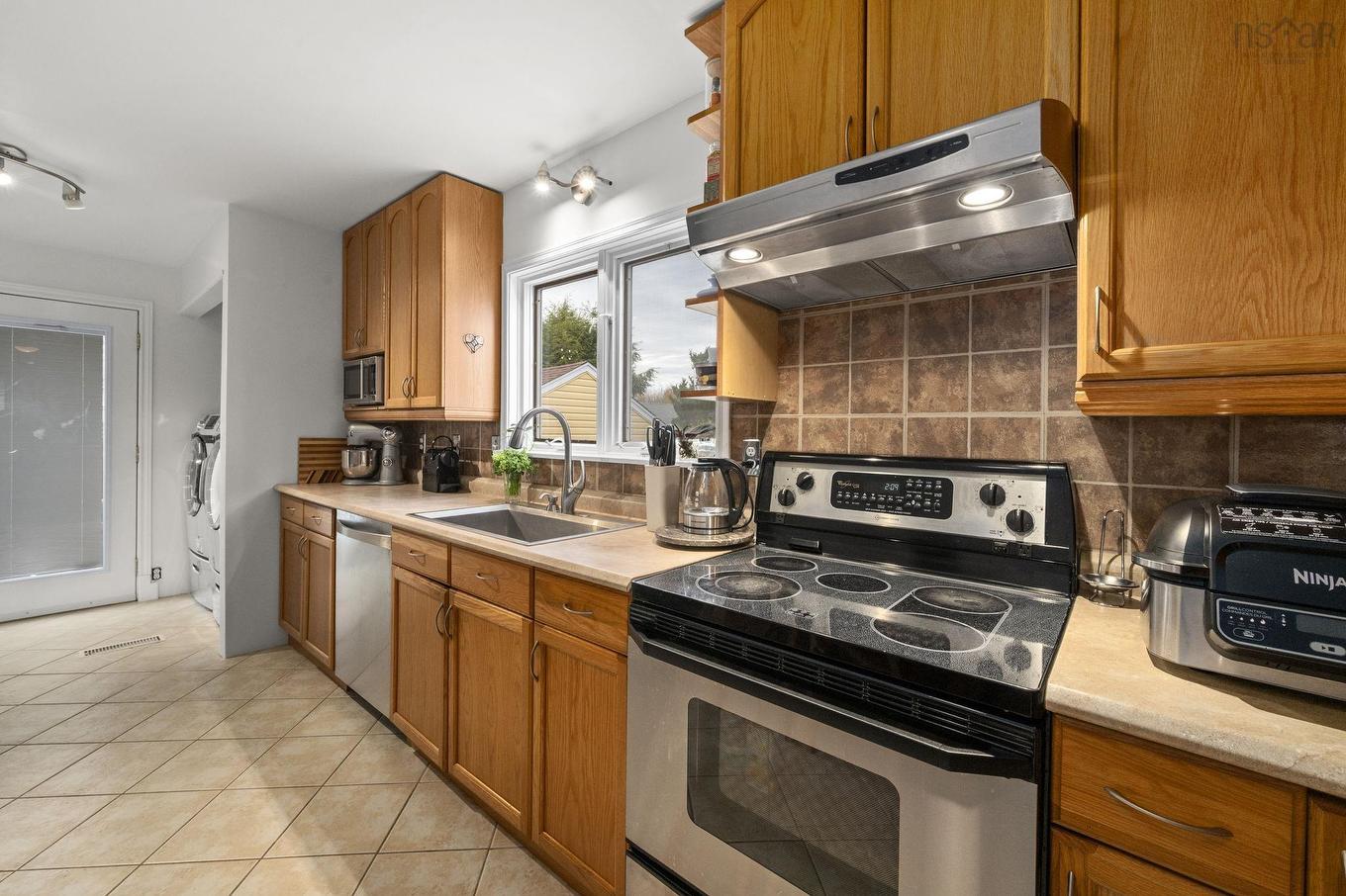3162 Romans Avenue, Halifax, NS - Indoor Photo Showing Kitchen