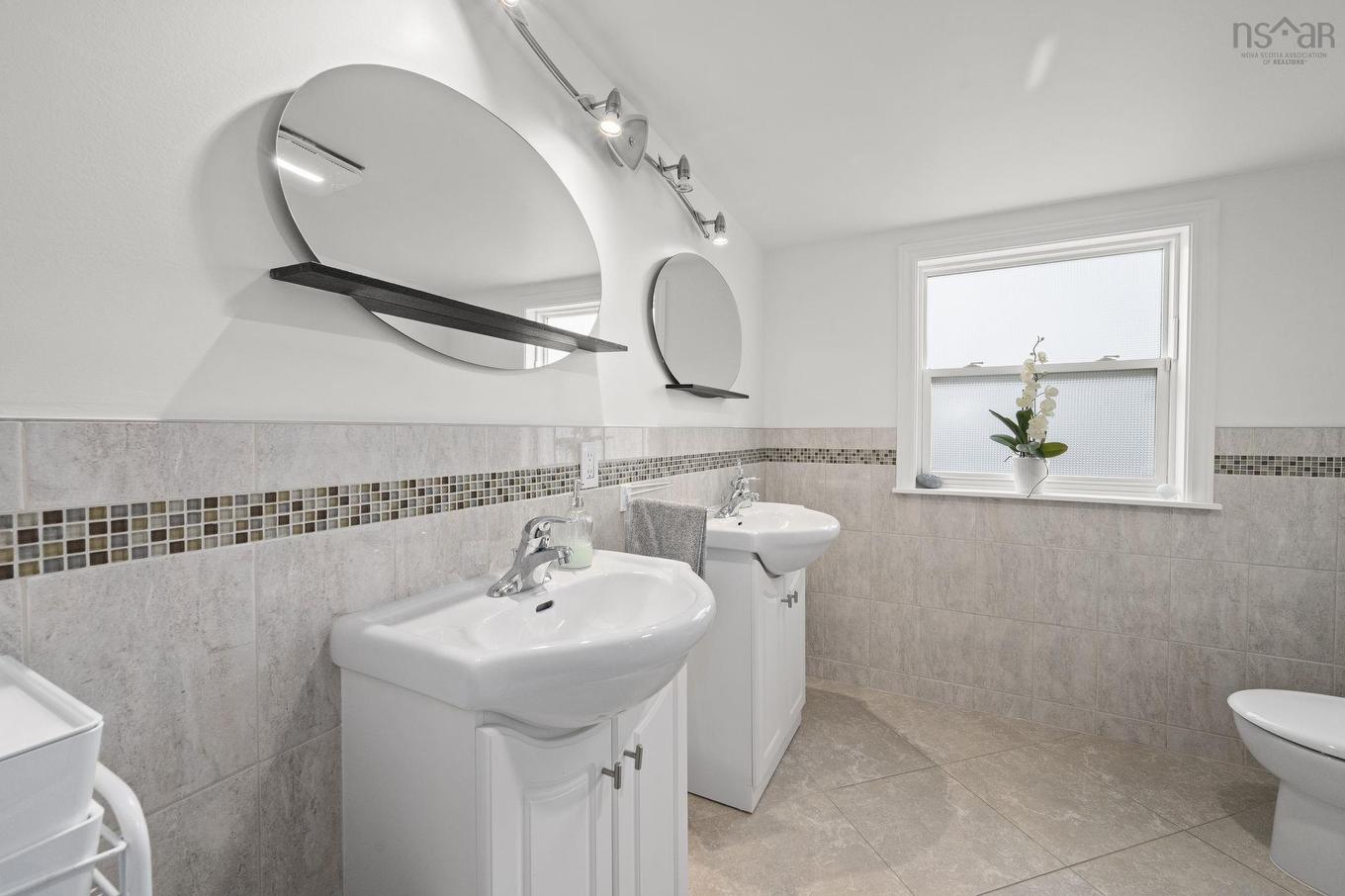 3162 Romans Avenue, Halifax, NS - Indoor Photo Showing Bathroom